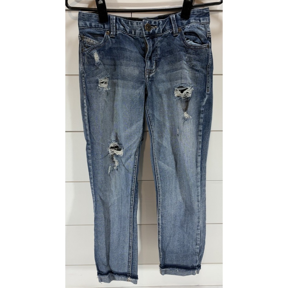 Maurices Blue Jeans Women's Size 0 Blue Medium Wash Distressed Denim CROPPED